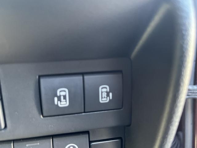 室内から電動スライドドアを操作できるスイッチです。