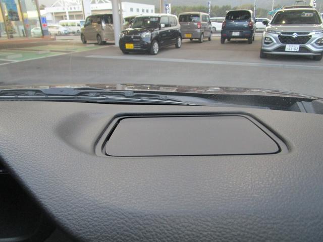 ヘッドアップディスプレイ搭載！ドライバーの視線上に車速などを表示出来ます