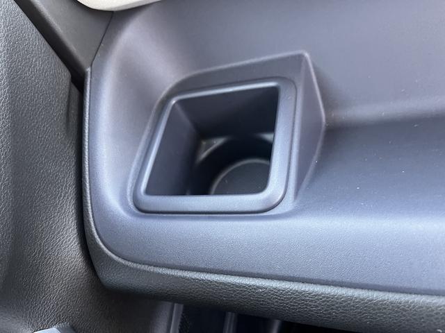 助手席のドリンクホルダーです。