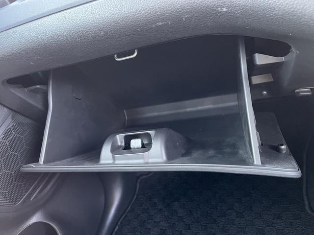 大容量のグローブボックスです。