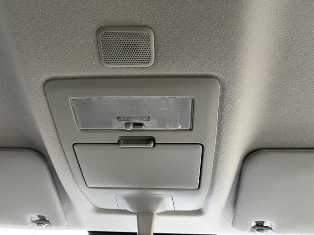 残照式の３ポジションルームランプです。