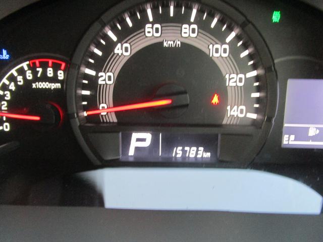 エブリイ ＰＡリミテッド　４ＷＤ　衝突被害軽減ブレーキ　４ＷＤ　アイドリングストップ　ＣＶＴ　ＡＭ／ＦＭラジオ　マニュアルエアコン　パワステ　パワーウィンドウ　キーレスエントリー　オートライト　両側スライドドア　スモークガラス　ＥＳＰ（13枚目）