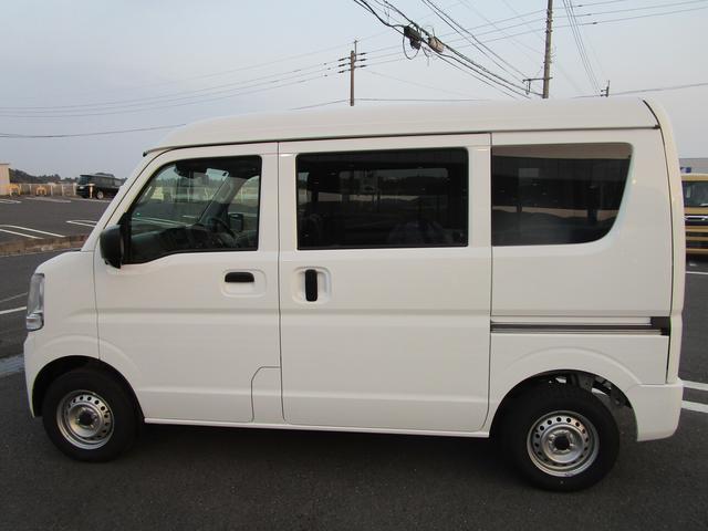 エブリイ ＰＡリミテッド　４ＷＤ　衝突被害軽減ブレーキ　４ＷＤ　アイドリングストップ　ＣＶＴ　ＡＭ／ＦＭラジオ　マニュアルエアコン　パワステ　パワーウィンドウ　キーレスエントリー　オートライト　両側スライドドア　スモークガラス　ＥＳＰ（49枚目）