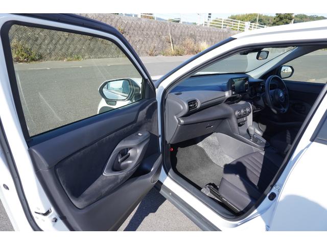 ヤリスクロス X ナビ Bluetooth USB ETC バックカメラ コーナーセンサー ドライブレコーダー 車線逸脱警報 衝突軽減装置 オートライト オートハイビーム アダクティブクルーズコントロール スマートキー(19枚目)