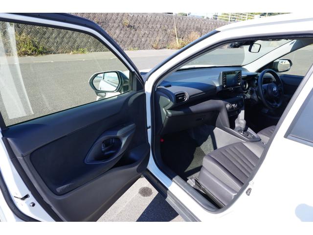 ヤリスクロス X ナビ Bluetooth USB ETC バックカメラ コーナーセンサー ドライブレコーダー 車線逸脱警報 衝突軽減装置 オートライト オートハイビーム アダクティブクルーズコントロール スマートキー(19枚目)