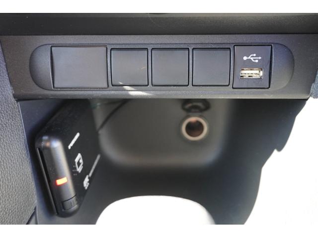 ヤリスクロス X ナビ Bluetooth USB ETC バックカメラ コーナーセンサー ドライブレコーダー 車線逸脱警報 衝突軽減装置 オートライト オートハイビーム アダクティブクルーズコントロール スマートキー(27枚目)