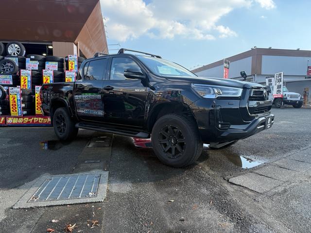ハイラックス Ｚ　革シート　キーレス　フルセグ　ナビ＆ＴＶ　１７アルミホイール　ディーゼル　エアバッグ　オートマ　フル装備　ＥＴＣ　バックカメラ　スマートキー（4枚目）