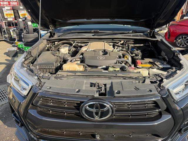 ハイラックス Ｚ　革シート　キーレス　フルセグ　ナビ＆ＴＶ　１７アルミホイール　ディーゼル　エアバッグ　オートマ　フル装備　ＥＴＣ　バックカメラ　スマートキー（17枚目）