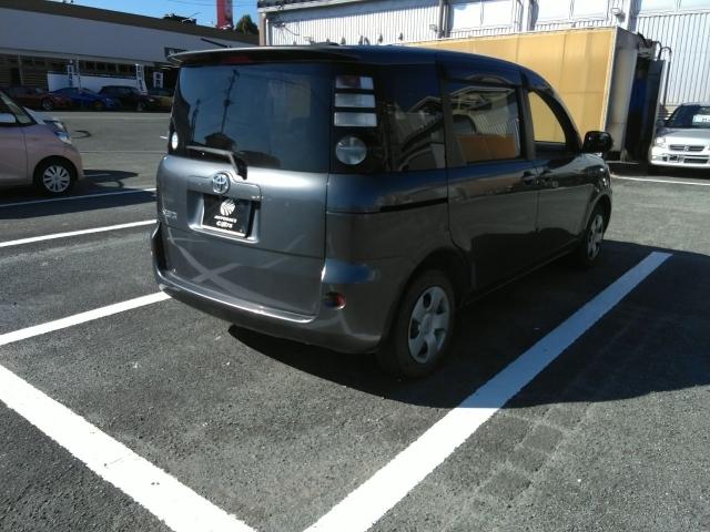 シエンタ Ｘリミテッド　キーレス　ナビ　乗車定員７人　エアバッグ　オートマ　フル装備（3枚目）