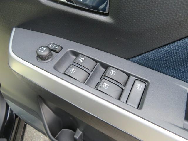 ルーミー カスタムＧ　ブレーキサポート　純正ナビ　フリップダウンモニター　バックカメラ　前後ドライブレコーダー　Ｂｌｕｅｔｏｏｔｈ　フルセグテレビ　ＤＶＤ　ＥＴＣ　ＬＥＤヘッドライト　両側パワースライドドア　禁煙車（13枚目）