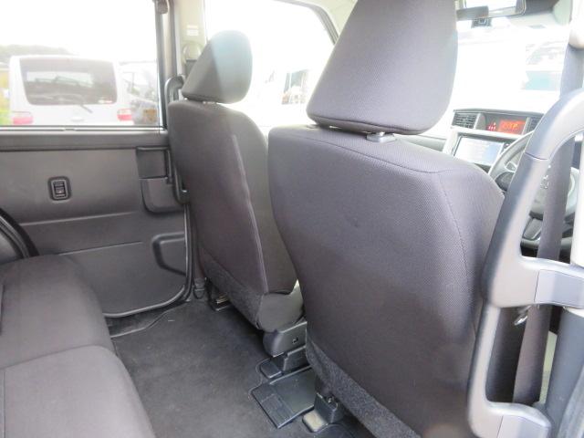 ルーミー Ｘ　Ｓ　ブレーキサポート　純正ナビ　Ｂｌｕｅｔｏｏｔｈ　バックカメラ　ＥＴＣ　ドライブレコーダー　禁煙車　オートハイビーム　スマートキー　イモビライザー（9枚目）