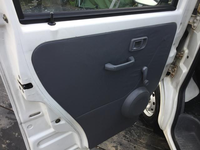 ハイゼットカーゴ デッキバン　４ＷＤ　車検整備付き　エアコン　パワステ付き　ＷエアＢ　５速車　タイミングＢ交換済み（14枚目）