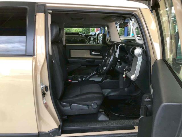 FJクルーザー カラーパッケージ 4WD ETC バックカメラ クリアランスソナー オートクルーズコントロール ナビ TV LEDヘッドランプ キーレスエントリー AT 盗難防止システム 衝突安全ボディ CD DVD再生 USB(29枚目)