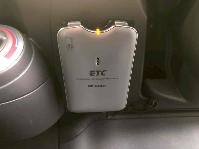 フィット 1.3A ETC キーレスエントリー 電動格納ミラー CVT 衝突安全ボディ ABS CD MD エアコン パワーステアリング パワーウィンドウ(5枚目)