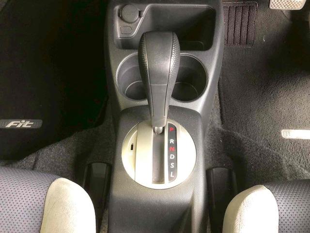 フィット 1.3A ETC キーレスエントリー 電動格納ミラー CVT 衝突安全ボディ ABS CD MD エアコン パワーステアリング パワーウィンドウ(7枚目)