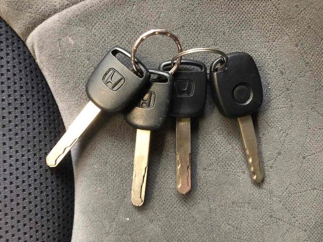 フィット 1.3A ETC キーレスエントリー 電動格納ミラー CVT 衝突安全ボディ ABS CD MD エアコン パワーステアリング パワーウィンドウ(11枚目)