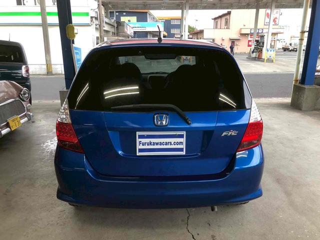 フィット 1.3A ETC キーレスエントリー 電動格納ミラー CVT 衝突安全ボディ ABS CD MD エアコン パワーステアリング パワーウィンドウ(17枚目)