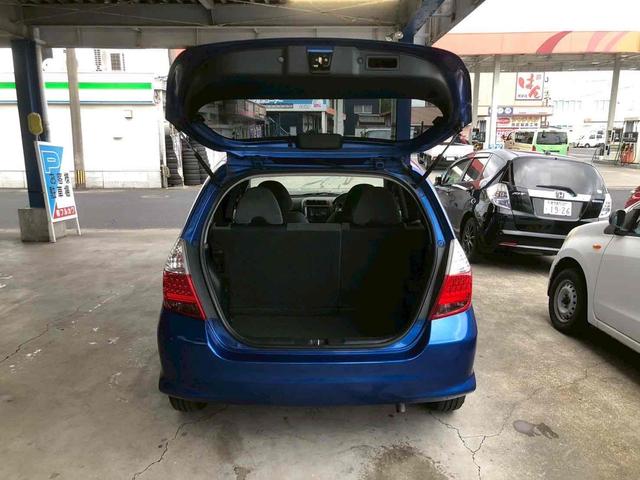 フィット 1.3A ETC キーレスエントリー 電動格納ミラー CVT 衝突安全ボディ ABS CD MD エアコン パワーステアリング パワーウィンドウ(23枚目)