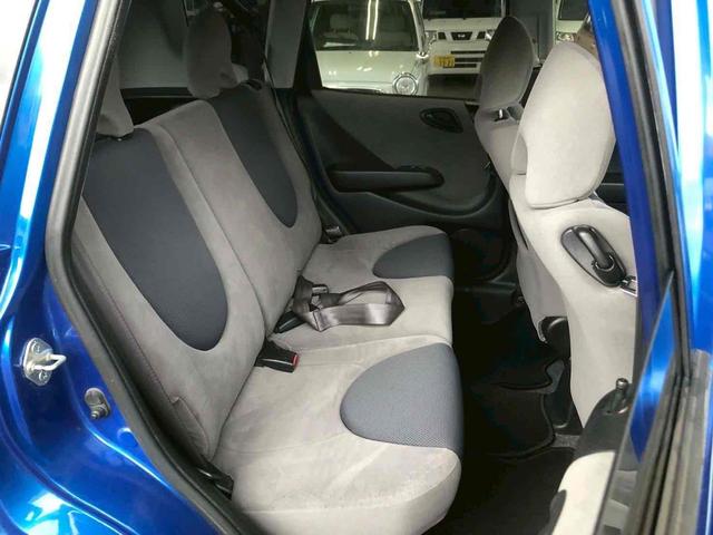 フィット 1.3A ETC キーレスエントリー 電動格納ミラー CVT 衝突安全ボディ ABS CD MD エアコン パワーステアリング パワーウィンドウ(32枚目)