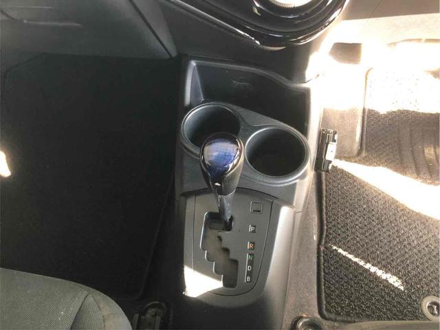 アクア Ｓ　ＥＴＣ　バックカメラ　ＴＶ　オートライト　スマートキー　電動格納ミラー　ＣＶＴ　盗難防止システム　衝突安全ボディ　ＡＢＳ　ＥＳＣ　ＣＤ　ＤＶＤ再生　ＵＳＢ　Ｂｌｕｅｔｏｏｔｈ　エアコン（7枚目）