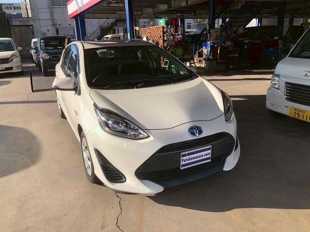 アクア Ｓ　ＥＴＣ　バックカメラ　ＴＶ　オートライト　スマートキー　電動格納ミラー　ＣＶＴ　盗難防止システム　衝突安全ボディ　ＡＢＳ　ＥＳＣ　ＣＤ　ＤＶＤ再生　ＵＳＢ　Ｂｌｕｅｔｏｏｔｈ　エアコン（13枚目）