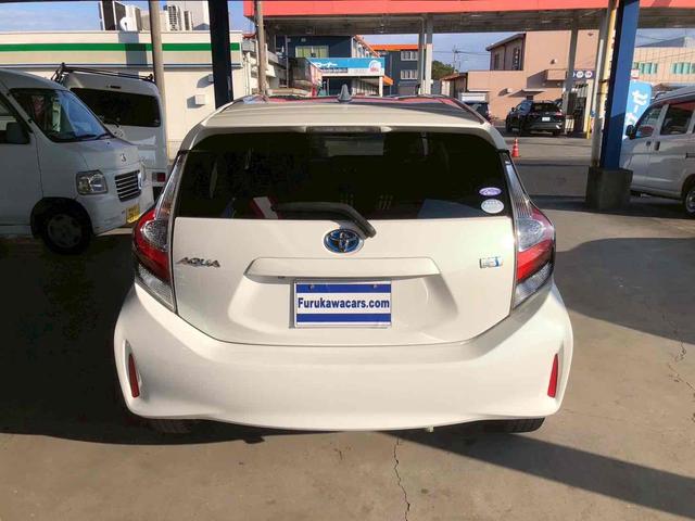 アクア Ｓ　ＥＴＣ　バックカメラ　ＴＶ　オートライト　スマートキー　電動格納ミラー　ＣＶＴ　盗難防止システム　衝突安全ボディ　ＡＢＳ　ＥＳＣ　ＣＤ　ＤＶＤ再生　ＵＳＢ　Ｂｌｕｅｔｏｏｔｈ　エアコン（15枚目）