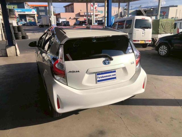 アクア Ｓ　ＥＴＣ　バックカメラ　ＴＶ　オートライト　スマートキー　電動格納ミラー　ＣＶＴ　盗難防止システム　衝突安全ボディ　ＡＢＳ　ＥＳＣ　ＣＤ　ＤＶＤ再生　ＵＳＢ　Ｂｌｕｅｔｏｏｔｈ　エアコン（16枚目）