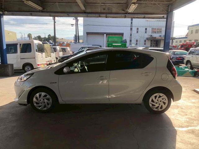 アクア Ｓ　ＥＴＣ　バックカメラ　ＴＶ　オートライト　スマートキー　電動格納ミラー　ＣＶＴ　盗難防止システム　衝突安全ボディ　ＡＢＳ　ＥＳＣ　ＣＤ　ＤＶＤ再生　ＵＳＢ　Ｂｌｕｅｔｏｏｔｈ　エアコン（18枚目）