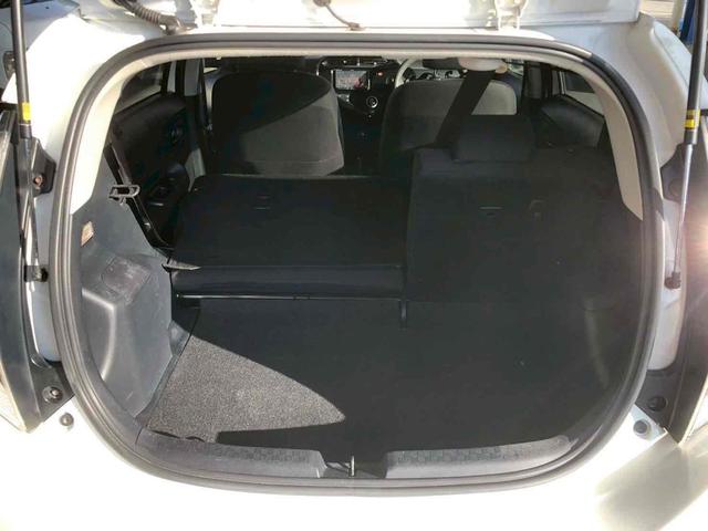 アクア Ｓ　ＥＴＣ　バックカメラ　ＴＶ　オートライト　スマートキー　電動格納ミラー　ＣＶＴ　盗難防止システム　衝突安全ボディ　ＡＢＳ　ＥＳＣ　ＣＤ　ＤＶＤ再生　ＵＳＢ　Ｂｌｕｅｔｏｏｔｈ　エアコン（19枚目）