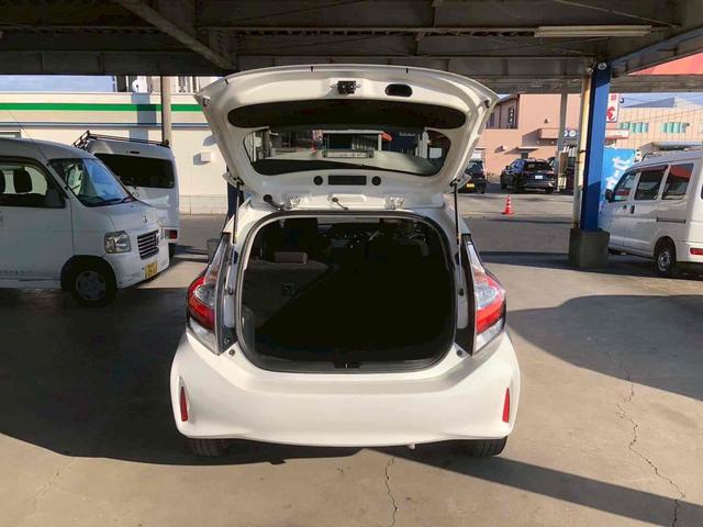 アクア Ｓ　ＥＴＣ　バックカメラ　ＴＶ　オートライト　スマートキー　電動格納ミラー　ＣＶＴ　盗難防止システム　衝突安全ボディ　ＡＢＳ　ＥＳＣ　ＣＤ　ＤＶＤ再生　ＵＳＢ　Ｂｌｕｅｔｏｏｔｈ　エアコン（35枚目）