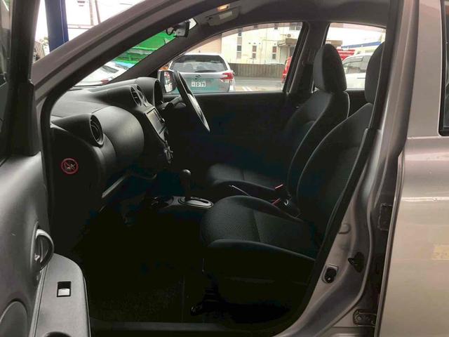 マーチ １２Ｓ　Ｖパッケージ　ナビ　ＴＶ　キーレスエントリー　ＣＶＴ　衝突安全ボディ　ＡＢＳ　ＣＤ　ミュージックプレイヤー接続可　エアコン　パワーステアリング　パワーウィンドウ（10枚目）