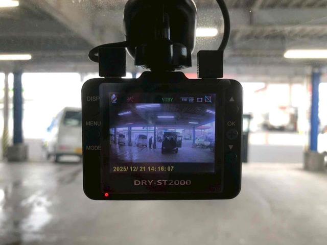 タント 　福祉車輌　ドライブレコーダー　ＥＴＣ　両側スライド・片側電動　衝突被害軽減システム　オートライト　スマートキー　アイドリングストップ　ベンチシート　ＣＶＴ　ＥＳＣ　ＣＤ　ミュージックプレイヤー接続可（7枚目）