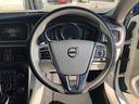 Ｖ４０ 　ドライブレコーダー　ＥＴＣ　バックカメラ　ＴＶ　クリアランスソナー　オートクルーズコントロール　レーンアシスト　アルミホイール　パワーシート　スマートキー　シートヒーター　ＡＴ　展示・試乗車　ＣＤ（3枚目）