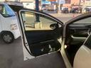 Ｓ　ＥＴＣ　バックカメラ　ＴＶ　オートライト　スマートキー　電動格納ミラー　ＣＶＴ　盗難防止システム　衝突安全ボディ　ＡＢＳ　ＥＳＣ　ＣＤ　ＤＶＤ再生　ＵＳＢ　Ｂｌｕｅｔｏｏｔｈ　エアコン（31枚目）