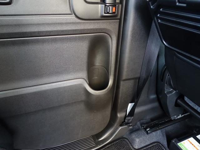 スペーシアカスタム カスタム　ＨＹＢＲＩＤ　ＸＳターボ　ＦＦ　ＣＶＴ　軽量衝撃吸収ボディー　ＴＥＣＴ〈テクト〉・デュアルセンサーブレーキサポートＩＩ・誤発進抑制機能・後方誤発進抑制機能・低速時ブレーキサポート（前進・後退）・パーキングセンサー（フロント・リヤ）（63枚目）