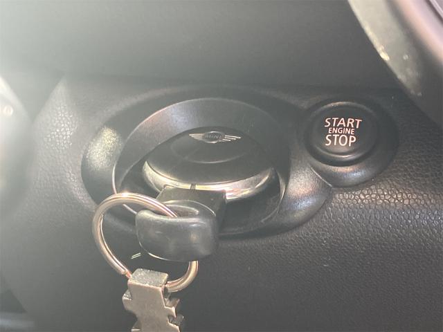 ＭＩＮＩ クーパー　クロスオーバー　アルミホイール　キーレスエントリー　ＡＴ　盗難防止システム　ＡＢＳ　ＥＳＣ　エアコン　パワーステアリング　パワーウィンドウ　運転席エアバッグ　助手席エアバッグ（10枚目）