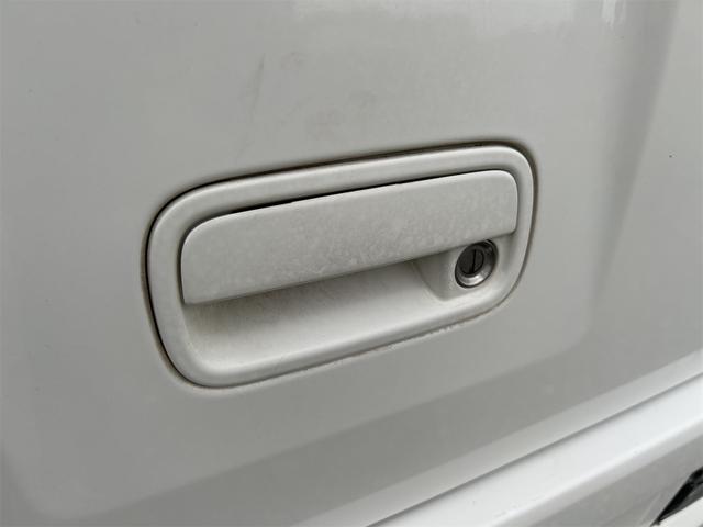 ハイゼットカーゴ 　４ＷＤ　ＡＴ　衝突被害軽減システム　ＥＴＣ　ナビ　バックカメラ　両側スライドドア　アイドリングストップ　オートマチックハイビーム　ＥＳＣ　エアコン　パワーステアリング　パワーウィンドウ（11枚目）