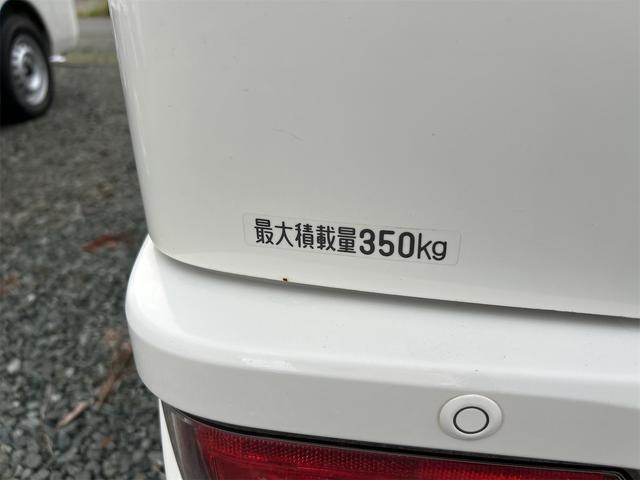 ハイゼットカーゴ 　４ＷＤ　ＡＴ　衝突被害軽減システム　ＥＴＣ　ナビ　バックカメラ　両側スライドドア　アイドリングストップ　オートマチックハイビーム　ＥＳＣ　エアコン　パワーステアリング　パワーウィンドウ（12枚目）