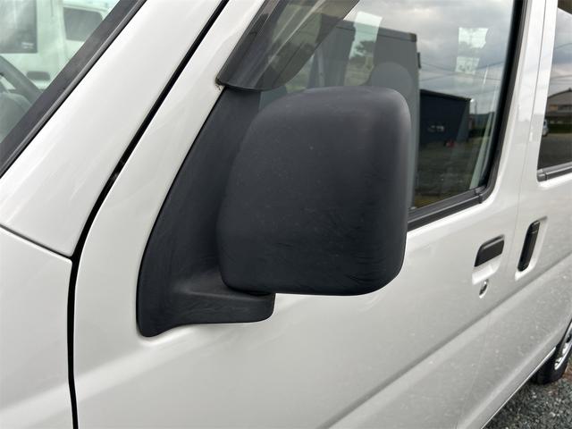 ハイゼットカーゴ 　４ＷＤ　ＡＴ　衝突被害軽減システム　ＥＴＣ　ナビ　バックカメラ　両側スライドドア　アイドリングストップ　オートマチックハイビーム　ＥＳＣ　エアコン　パワーステアリング　パワーウィンドウ（20枚目）