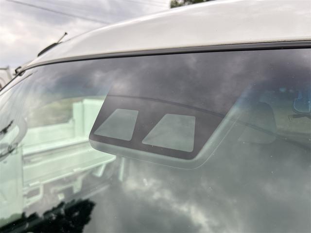 ハイゼットカーゴ 　４ＷＤ　ＡＴ　衝突被害軽減システム　ＥＴＣ　ナビ　バックカメラ　両側スライドドア　アイドリングストップ　オートマチックハイビーム　ＥＳＣ　エアコン　パワーステアリング　パワーウィンドウ（21枚目）
