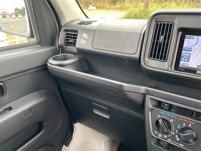 ハイゼットカーゴ 　４ＷＤ　ＡＴ　衝突被害軽減システム　ＥＴＣ　ナビ　バックカメラ　両側スライドドア　アイドリングストップ　オートマチックハイビーム　ＥＳＣ　エアコン　パワーステアリング　パワーウィンドウ（28枚目）