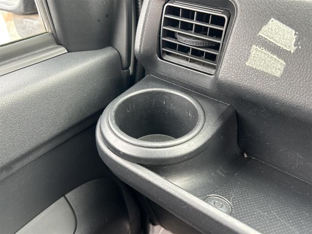 ハイゼットカーゴ 　４ＷＤ　ＡＴ　衝突被害軽減システム　ＥＴＣ　ナビ　バックカメラ　両側スライドドア　アイドリングストップ　オートマチックハイビーム　ＥＳＣ　エアコン　パワーステアリング　パワーウィンドウ（29枚目）