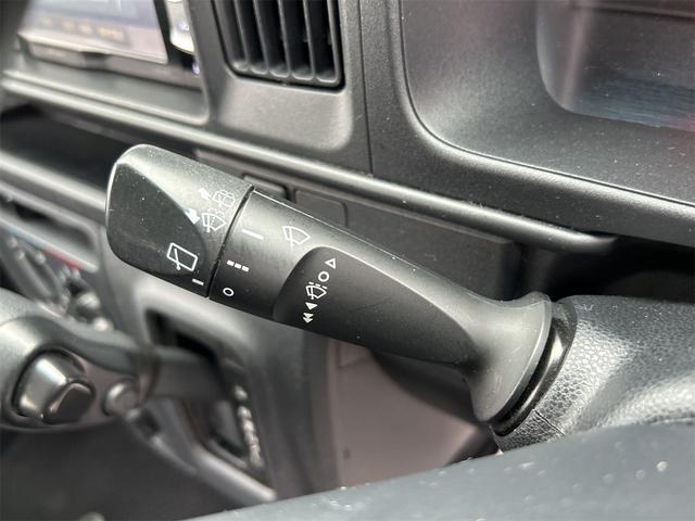 ハイゼットカーゴ 　４ＷＤ　ＡＴ　衝突被害軽減システム　ＥＴＣ　ナビ　バックカメラ　両側スライドドア　アイドリングストップ　オートマチックハイビーム　ＥＳＣ　エアコン　パワーステアリング　パワーウィンドウ（41枚目）