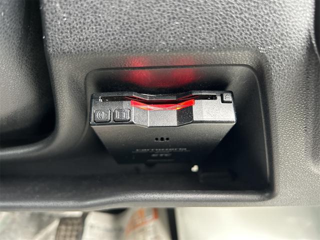 ハイゼットカーゴ 　４ＷＤ　ＡＴ　衝突被害軽減システム　ＥＴＣ　ナビ　バックカメラ　両側スライドドア　アイドリングストップ　オートマチックハイビーム　ＥＳＣ　エアコン　パワーステアリング　パワーウィンドウ（45枚目）