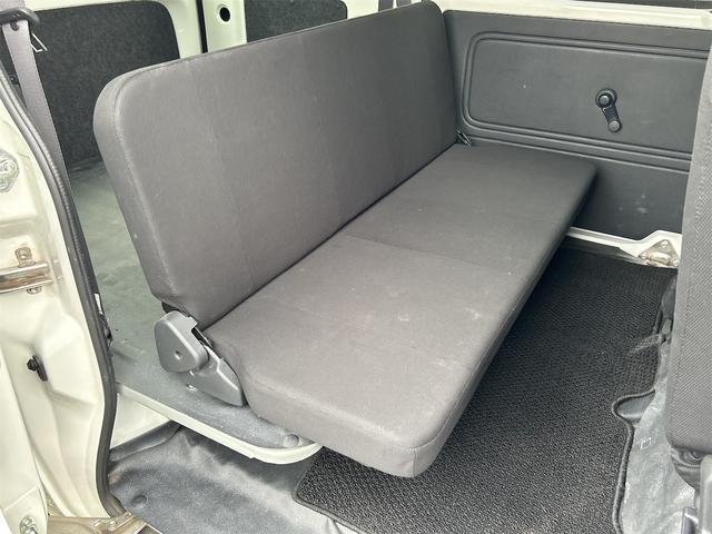 ハイゼットカーゴ 　４ＷＤ　ＡＴ　衝突被害軽減システム　ＥＴＣ　ナビ　バックカメラ　両側スライドドア　アイドリングストップ　オートマチックハイビーム　ＥＳＣ　エアコン　パワーステアリング　パワーウィンドウ（48枚目）