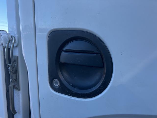 アトラストラック トラック MT 後輪ダブル キーレスエントリー 電動格納ミラー エアコン パワーウィンドウ 運転席エアバッグ(11枚目)