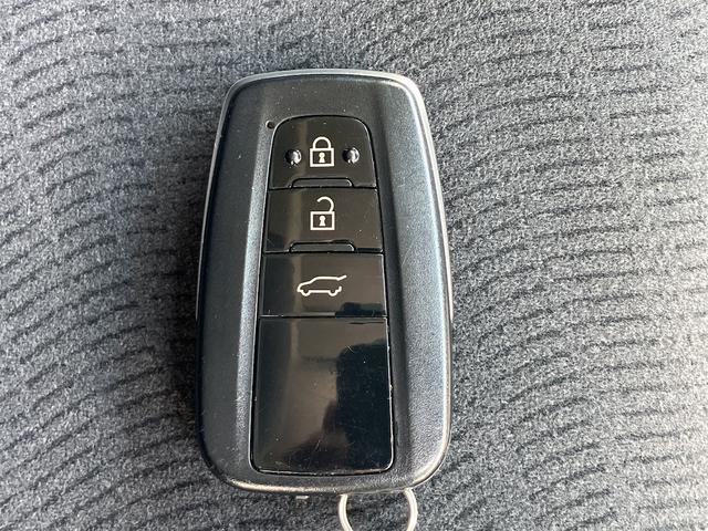 ランドクルーザープラド ＴＸ　４ＷＤ　ドライブレコーダー　ＥＴＣ　バックカメラ　クリアランスソナー　オートクルーズコントロール　レーンアシスト　衝突被害軽減システム　サンルーフ　ナビ　ＴＶ　オートマチックハイビーム　オートライト（11枚目）