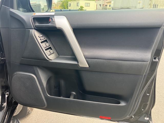 ランドクルーザープラド ＴＸ　４ＷＤ　ドライブレコーダー　ＥＴＣ　バックカメラ　クリアランスソナー　オートクルーズコントロール　レーンアシスト　衝突被害軽減システム　サンルーフ　ナビ　ＴＶ　オートマチックハイビーム　オートライト（50枚目）