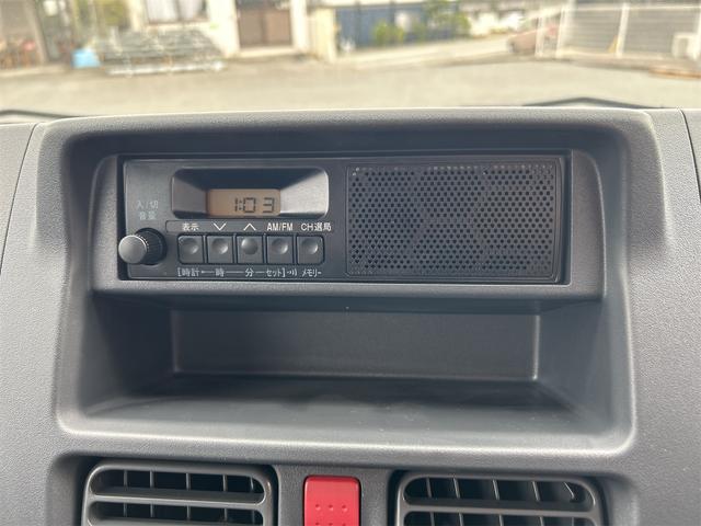キャリイトラック ＫＣエアコン・パワステ農繁仕様　４ＷＤ　ＭＴ　デフロック付　衝突被害軽減システム　クリアランスソナー　レーンアシスト　アイドリングストップ　オートライト　エアコン　パワーステアリング　パワーウィンドウ　スズキセーフティーサポート付（3枚目）