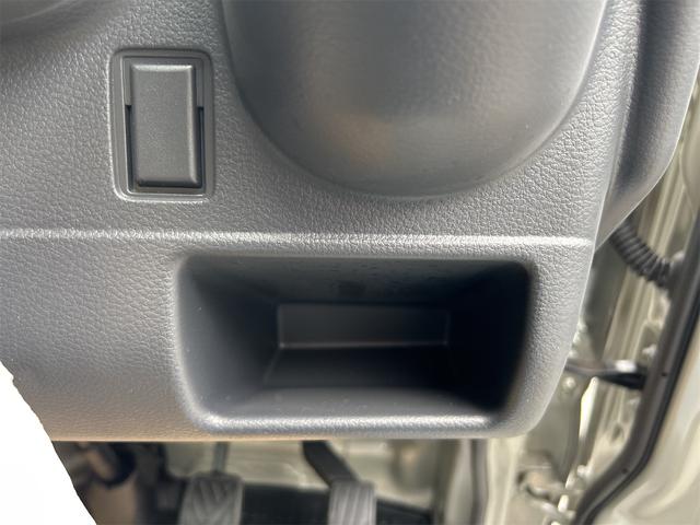 キャリイトラック ＫＣエアコン・パワステ農繁仕様　４ＷＤ　ＭＴ　デフロック付　衝突被害軽減システム　クリアランスソナー　レーンアシスト　アイドリングストップ　オートライト　エアコン　パワーステアリング　パワーウィンドウ　スズキセーフティーサポート付（48枚目）